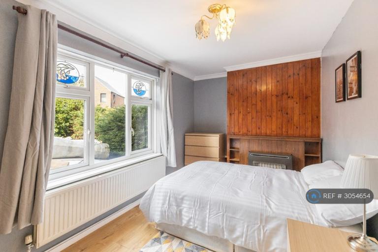 Room St Chad's Road in Tilbury