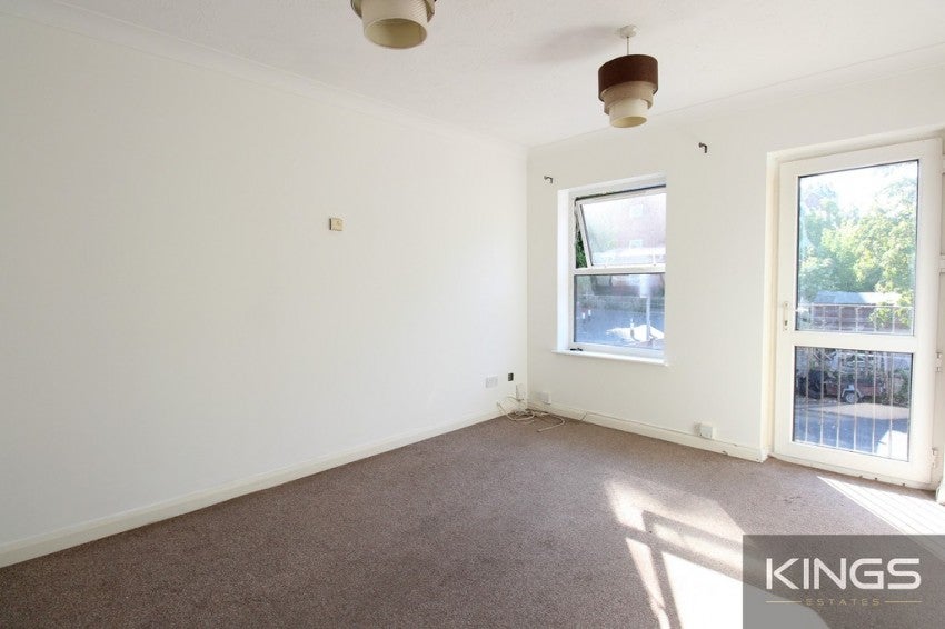 Flat Highfield Lane in Southampton