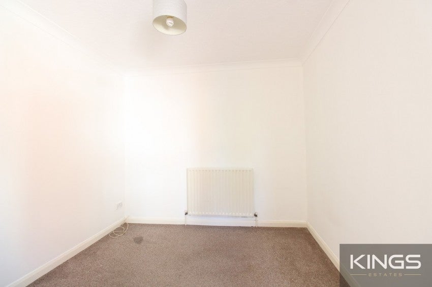 Flat Highfield Lane in Southampton