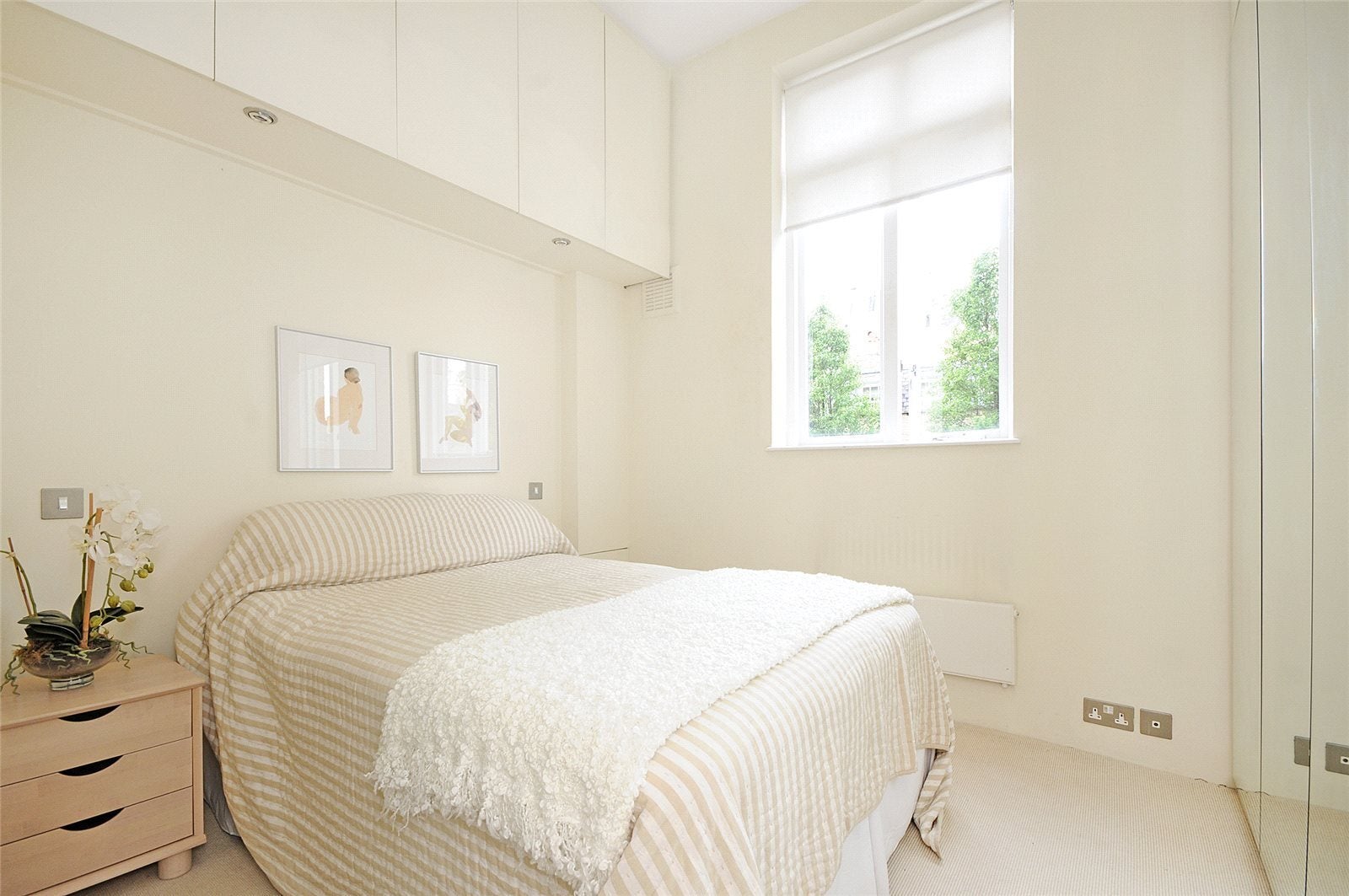 Flat Ebury Street in City of Westminster