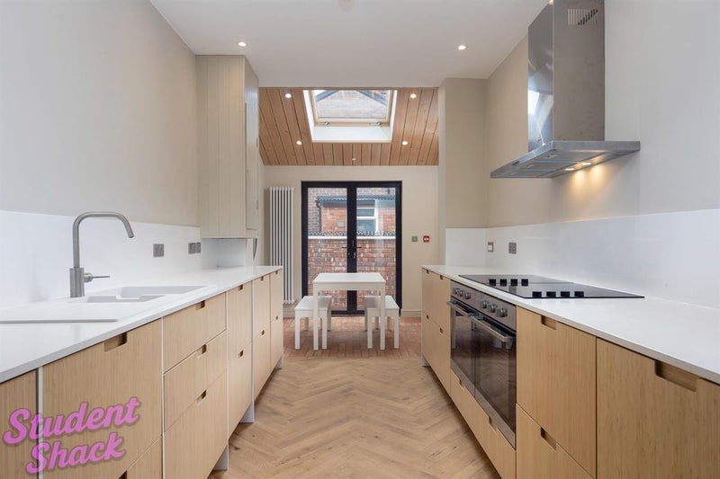 Room Haydn Avenue in Manchester
