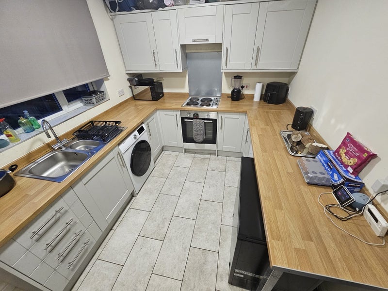 Room Lanchester Road in Birmingham