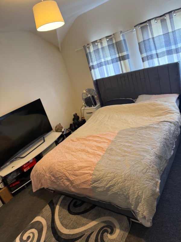 Room Lanchester Road in Birmingham