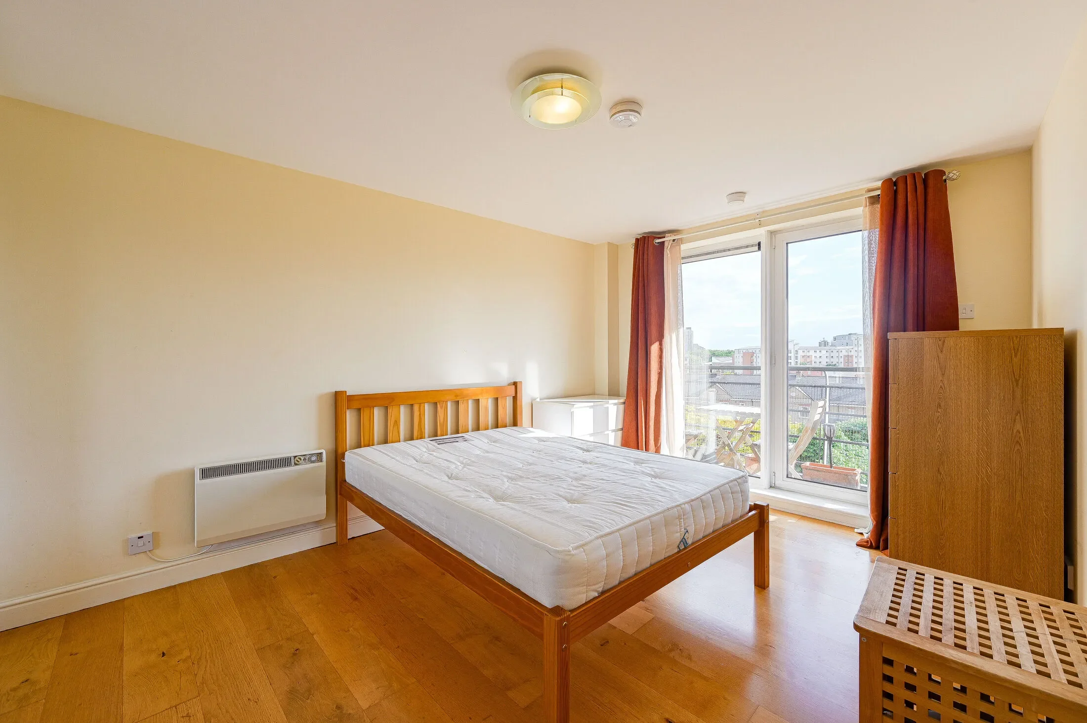 Flat Marlowe Path in Greater London