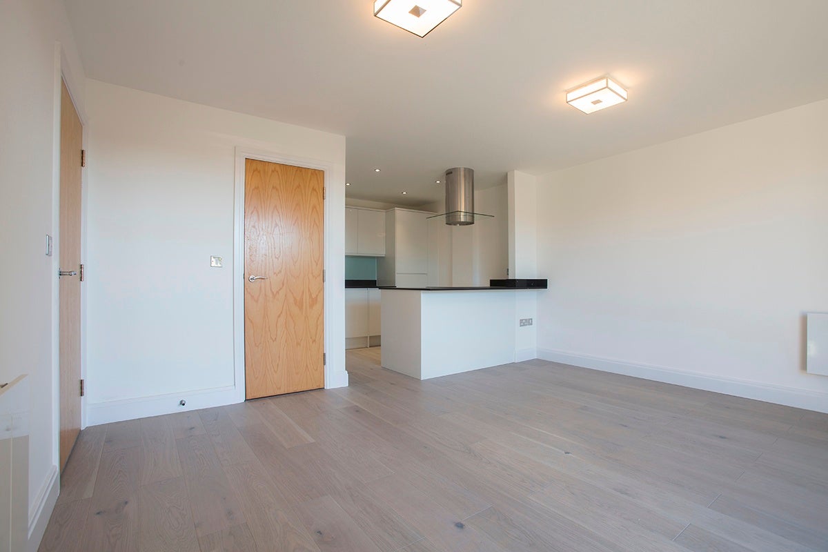 Flat Regent's Park Road in Greater London