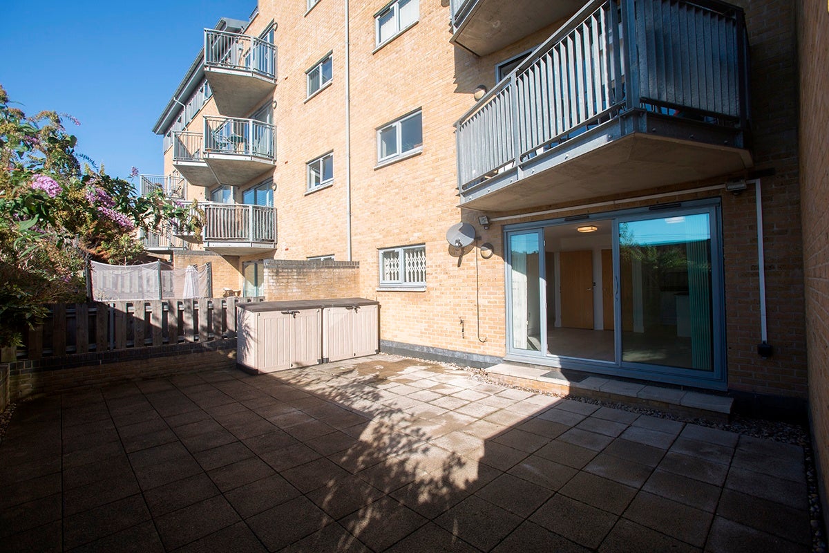 Flat Regent's Park Road in Greater London