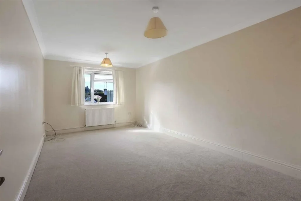 Flat Warren Road in Reigate and Banstead