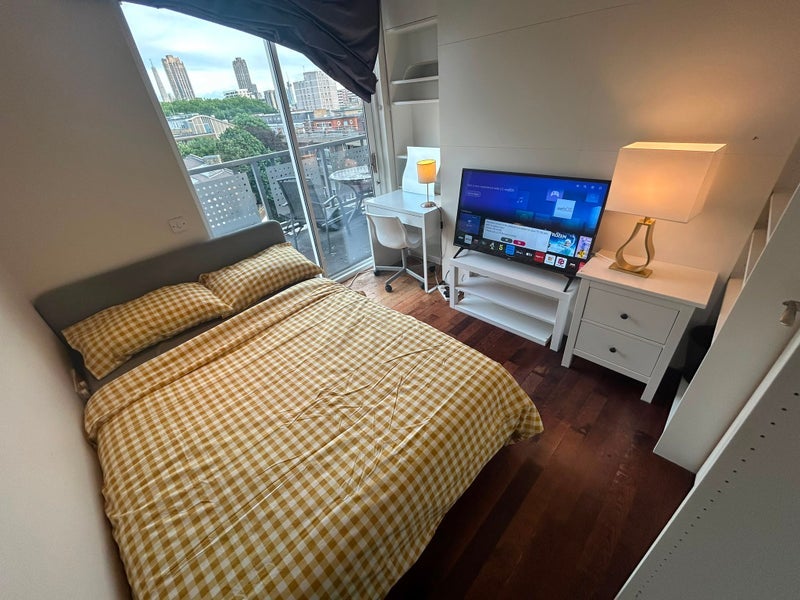 Room Dingley Road in Greater London