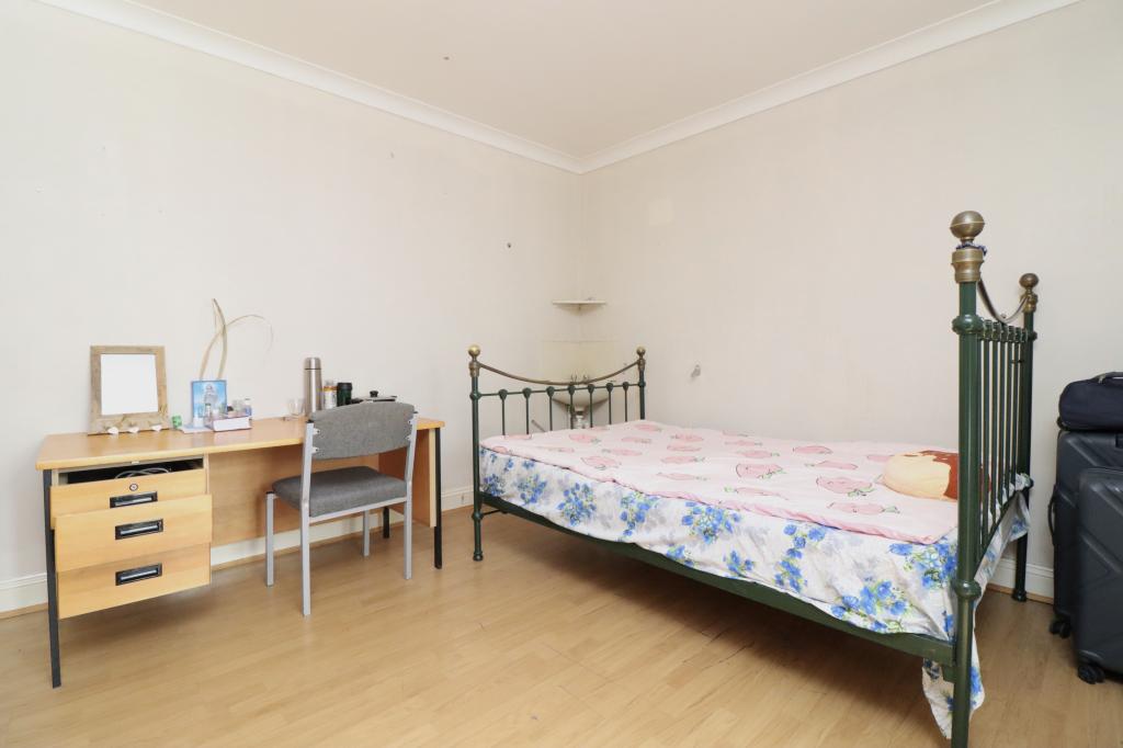 Room Burgess Road in Southampton