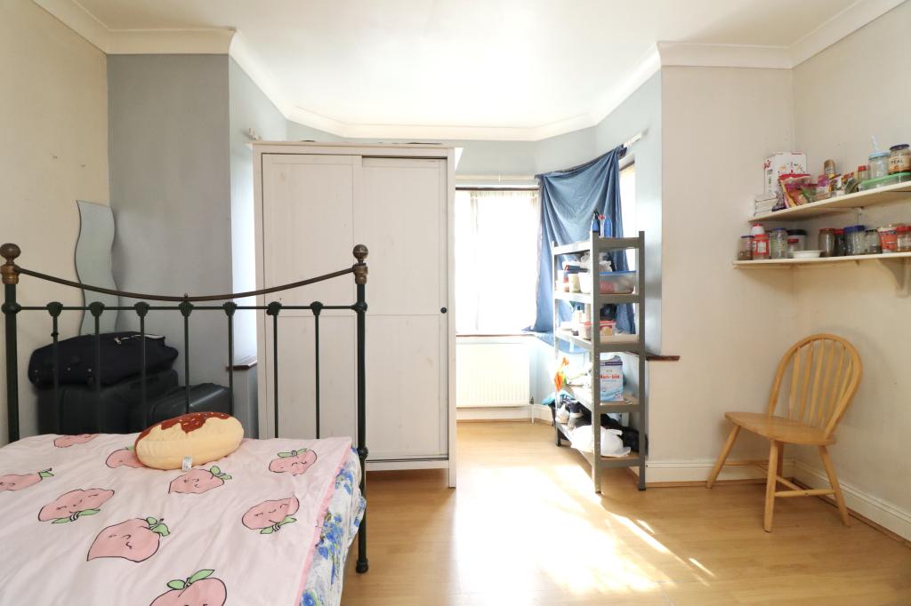 Room Burgess Road in Southampton