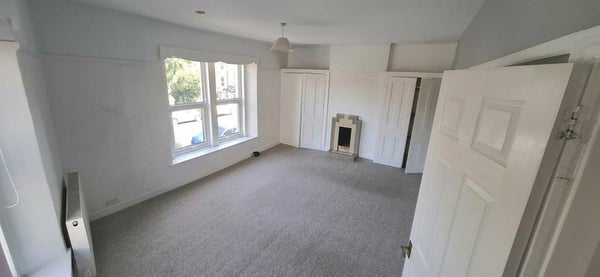 Flat Downend Road in Bristol