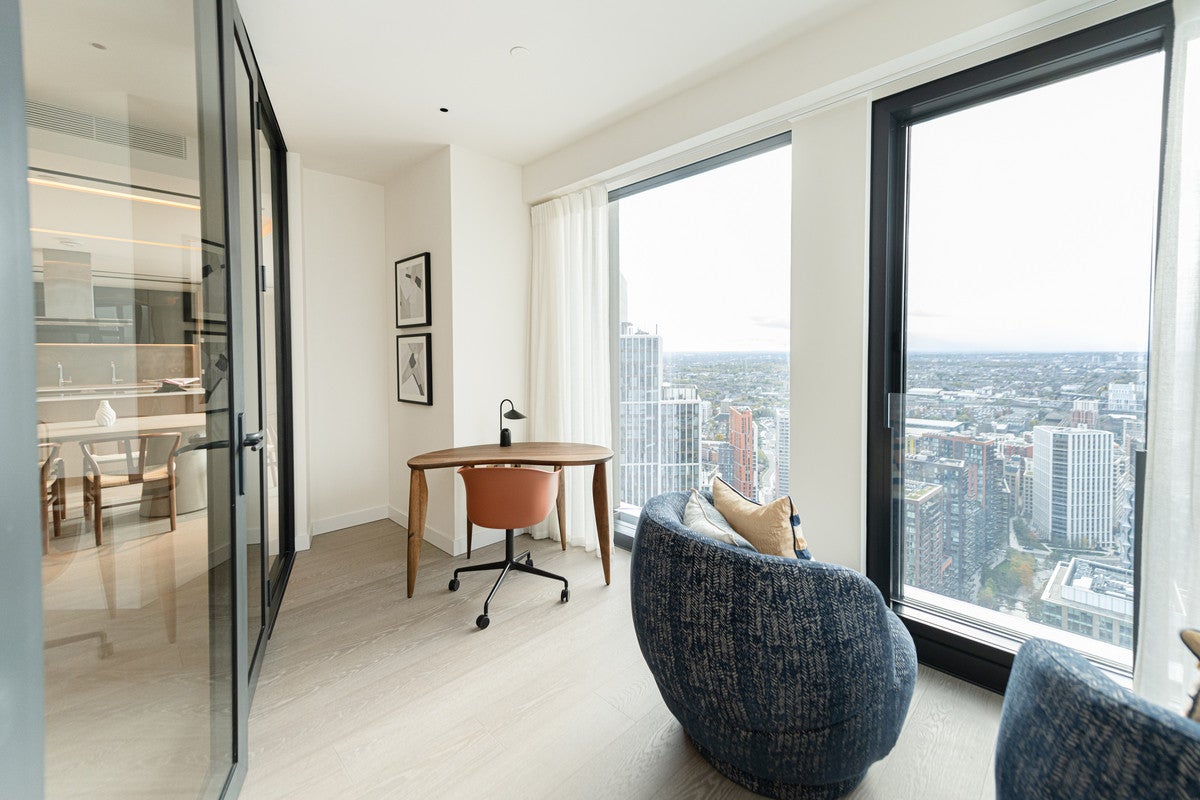 Flat Nine Elms Lane in Greater London