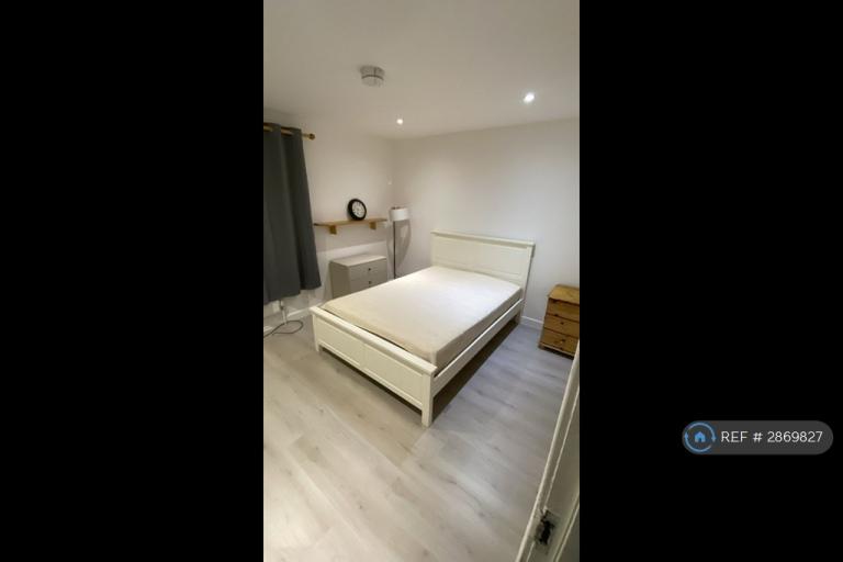 Room Acacia Avenue in Sunnymeads