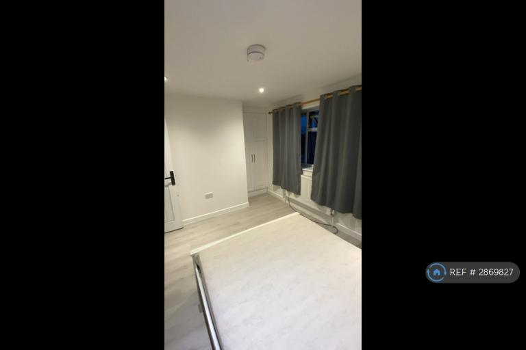 Room Acacia Avenue in Sunnymeads