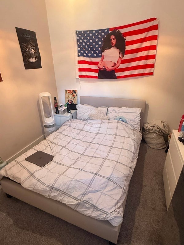 Room Chapel Street in Salford