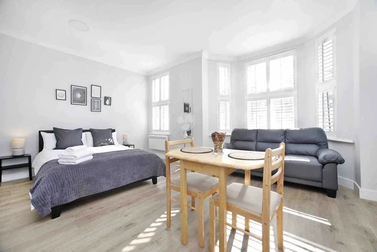 Flat Uxbridge Road in Greater London