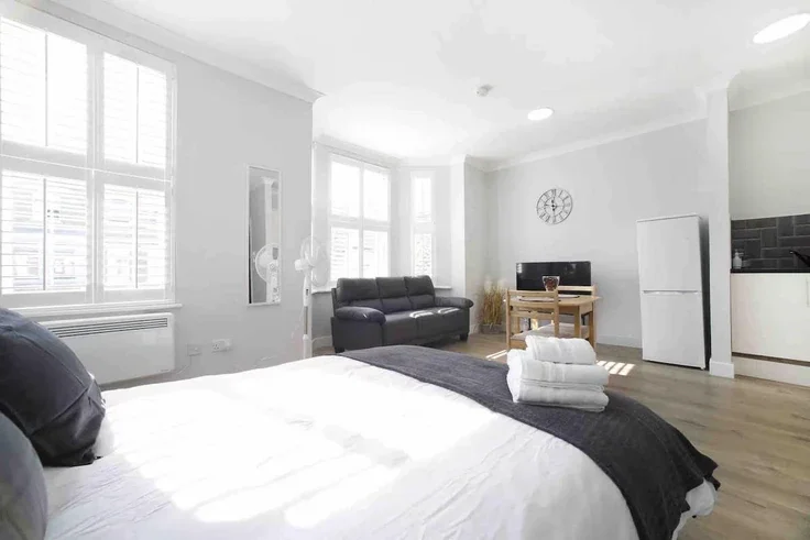 Flat Uxbridge Road in Greater London