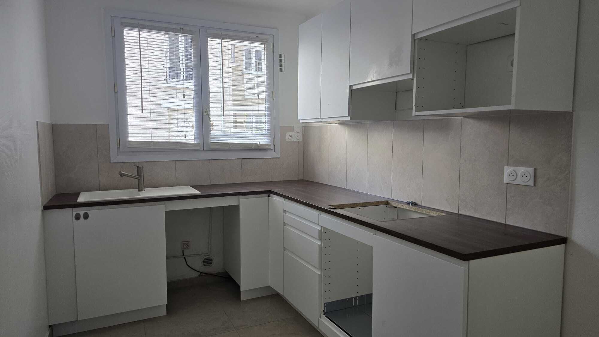 Flat Rue Armand Silvestre in Courbevoie