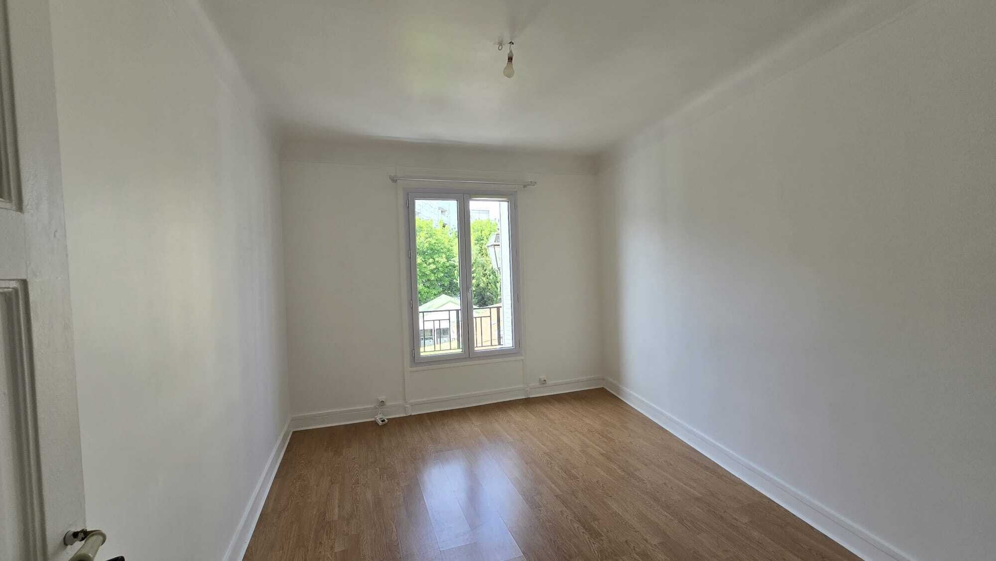 Flat Rue Armand Silvestre in Courbevoie