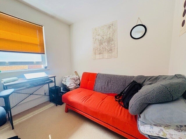Flat East Wichel Way in Swindon