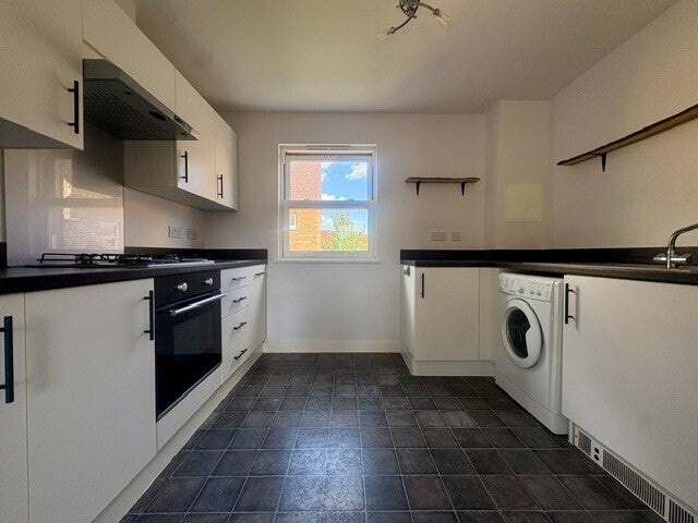 Flat East Wichel Way in Swindon