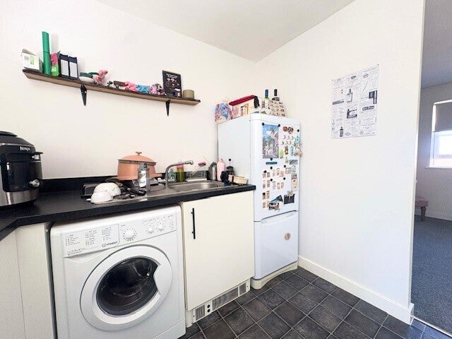 Flat East Wichel Way in Swindon