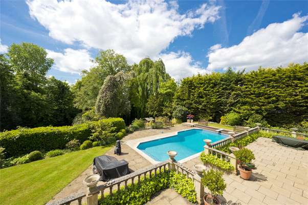 House Dragon Lane in Elmbridge