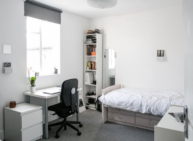 Room Tasso Road in Greater London