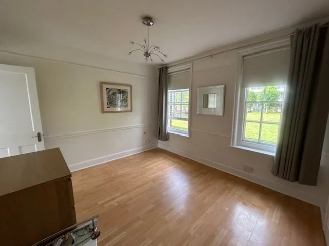 Flat Mottingham Road in Greater London