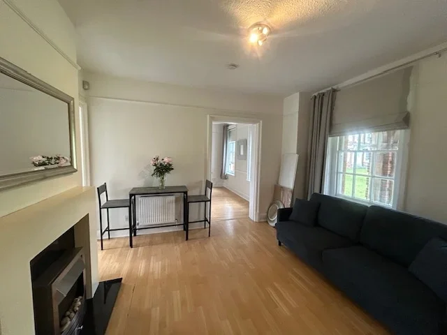 Flat Mottingham Road in Greater London