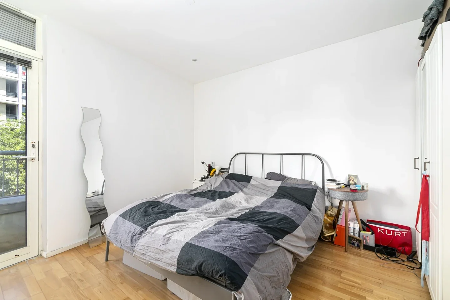 Flat Headlam Street in Greater London