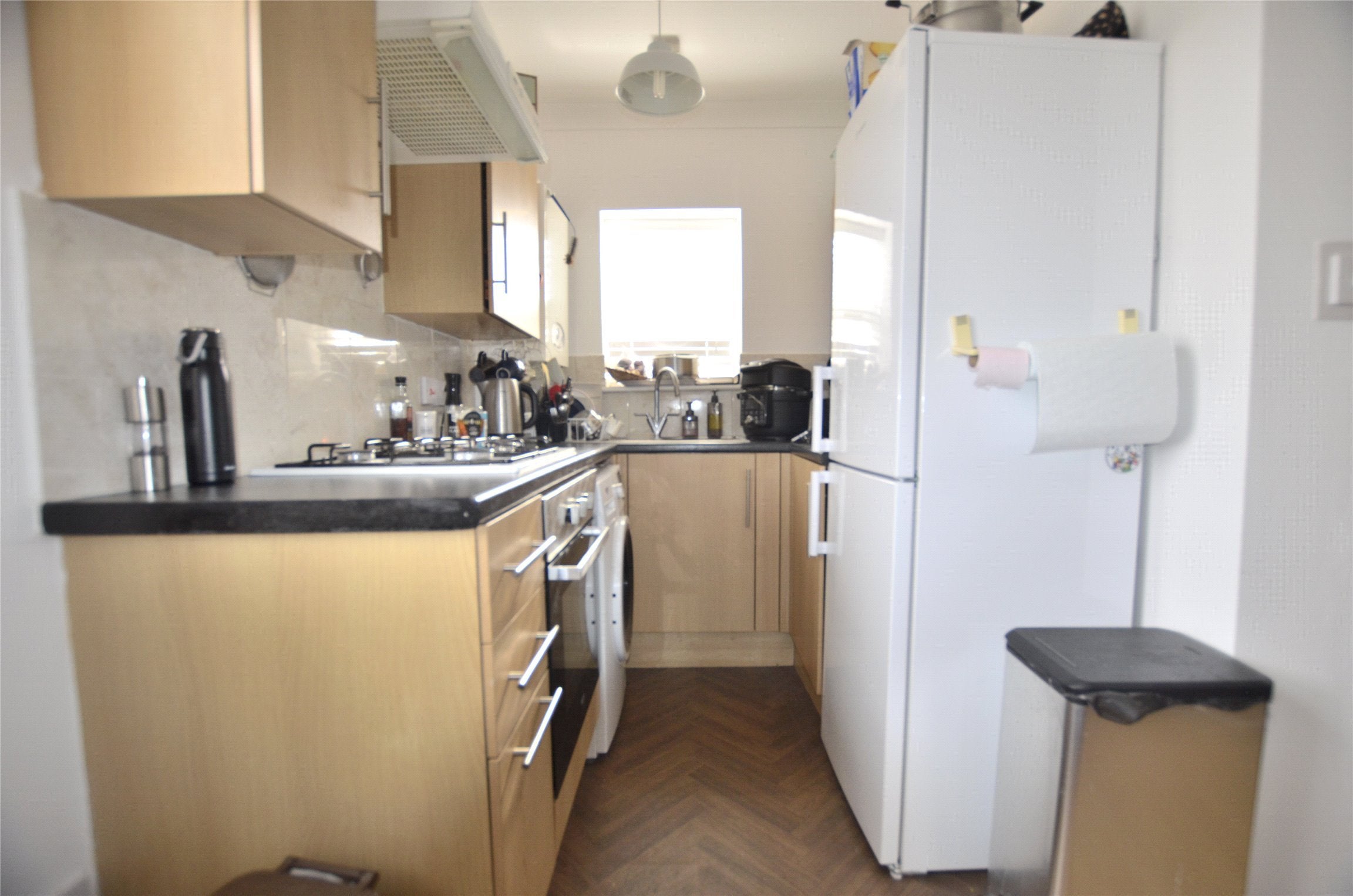 Flat Gander Green Lane in Greater London