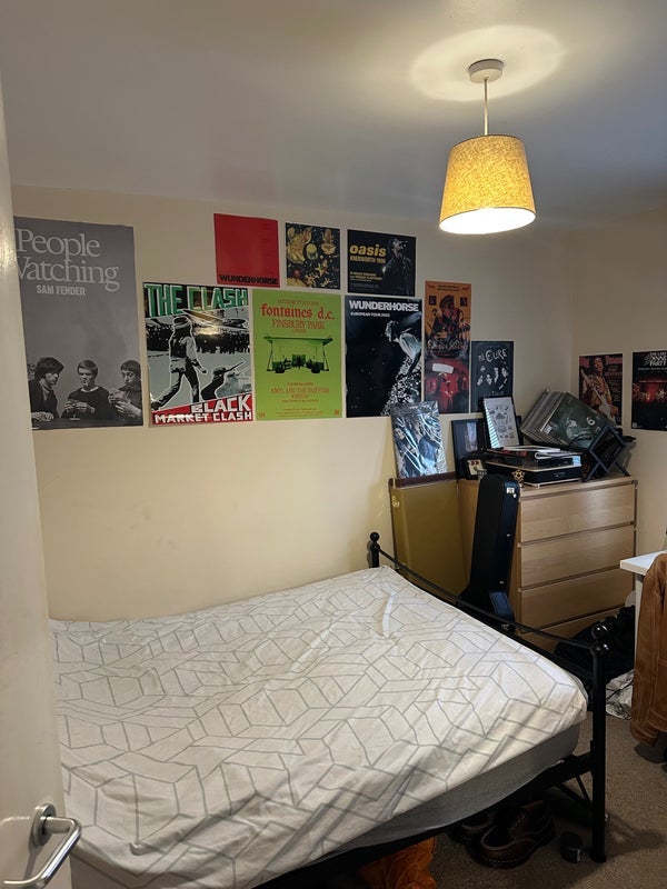 Room Chevassut Street in Manchester