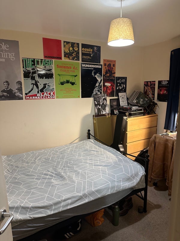 Room Chevassut Street in Manchester