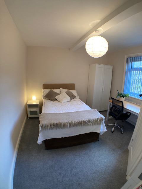 Room Ferngrove East in Bury
