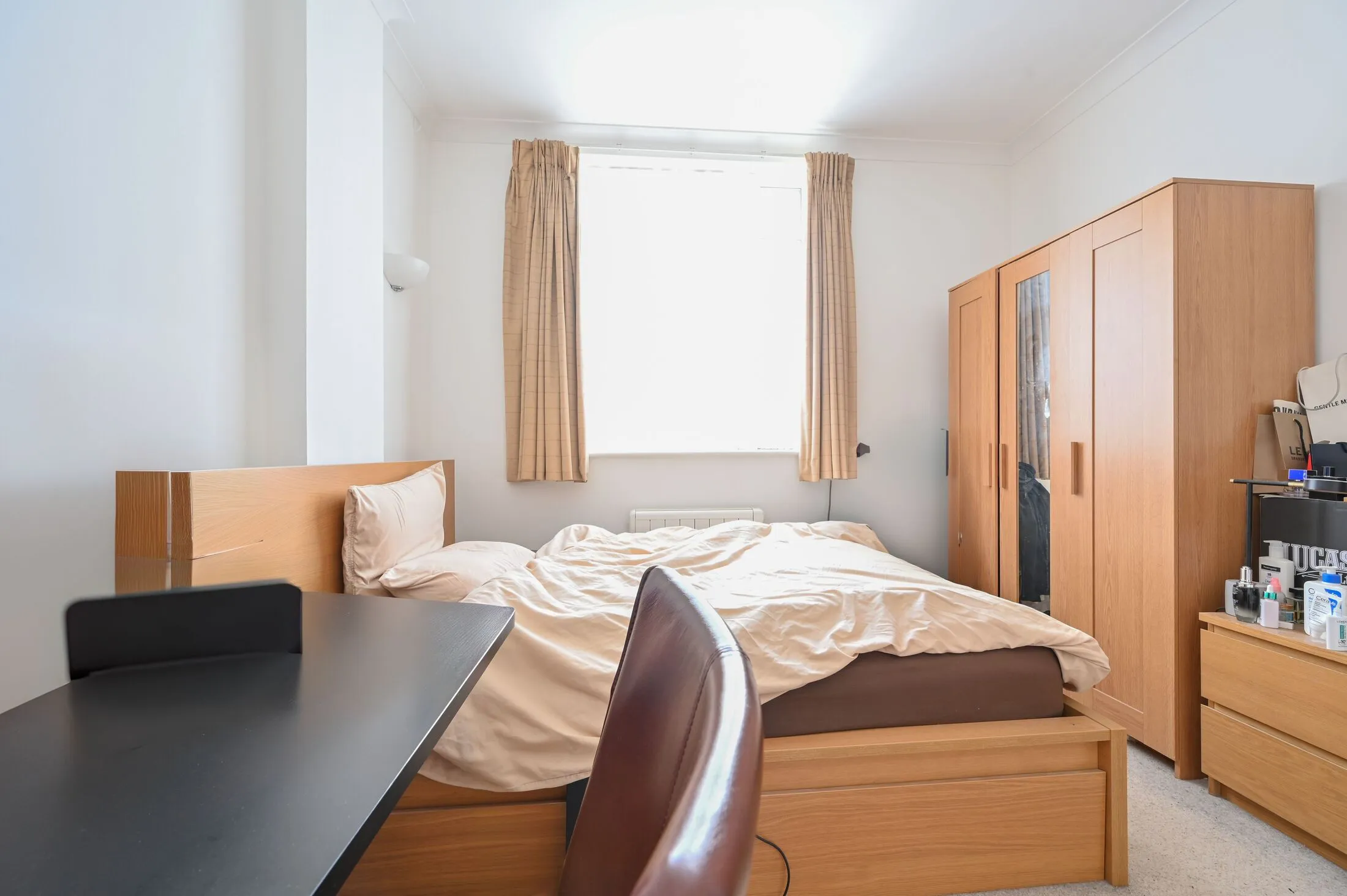 Flat York Road in Greater London