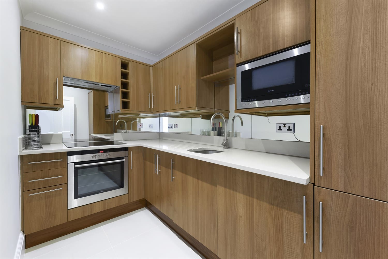 Flat Peony Court in Greater London