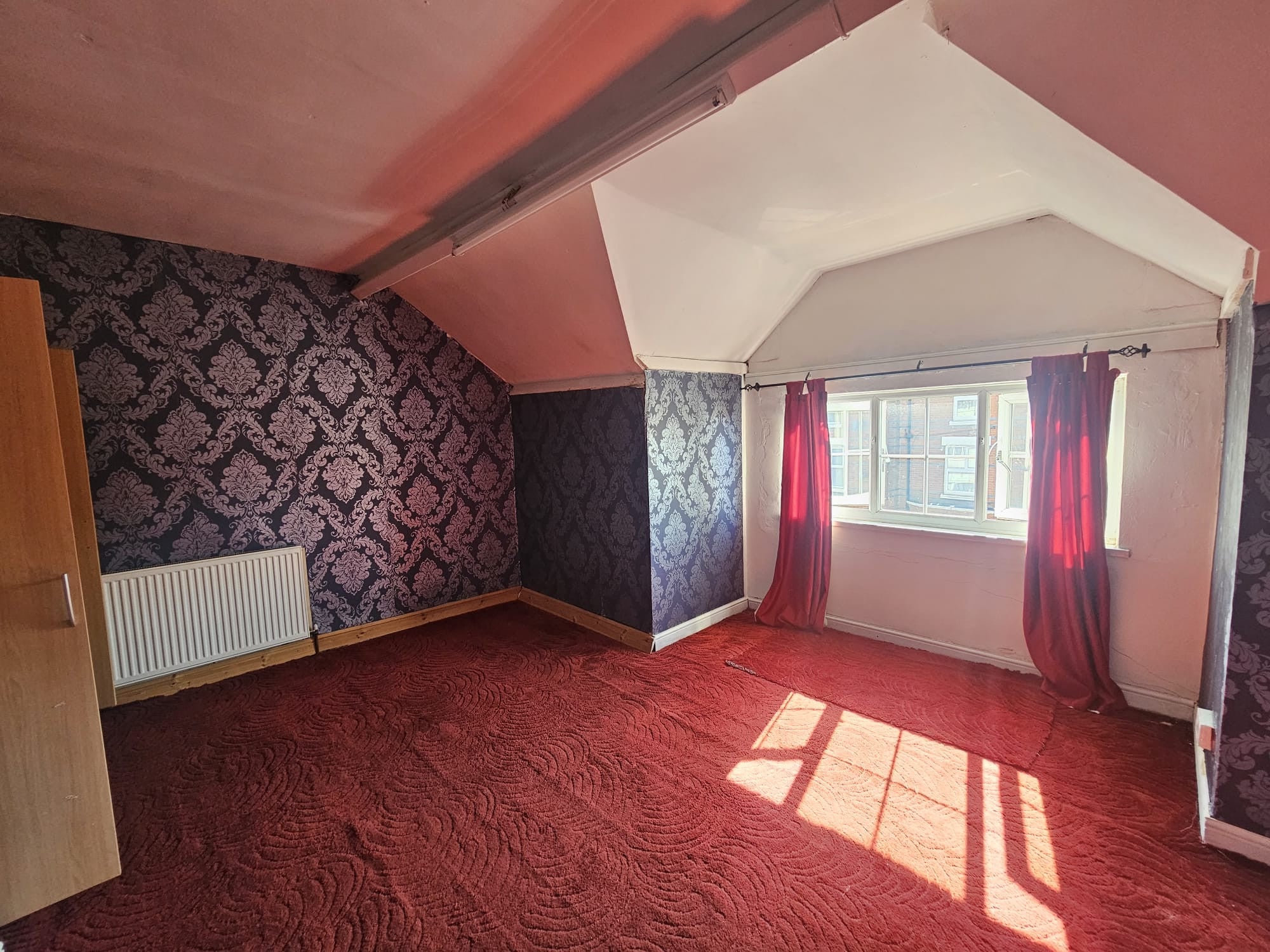 Flat Myrtle Road in Leicester