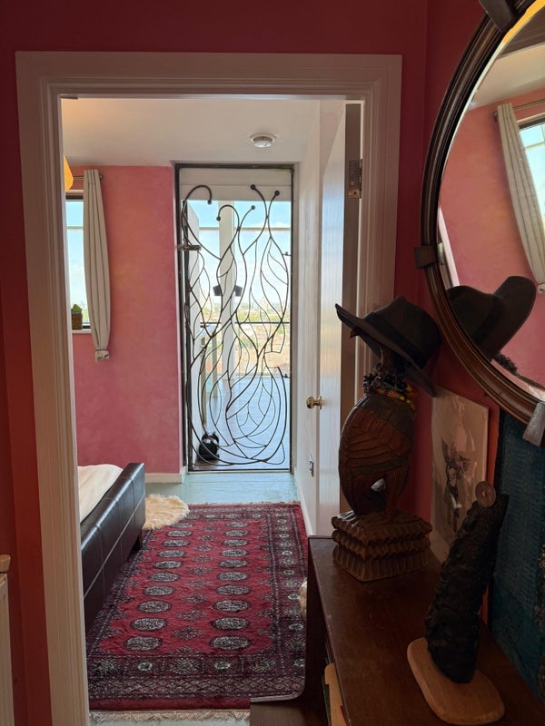 Room Newham Way in Greater London
