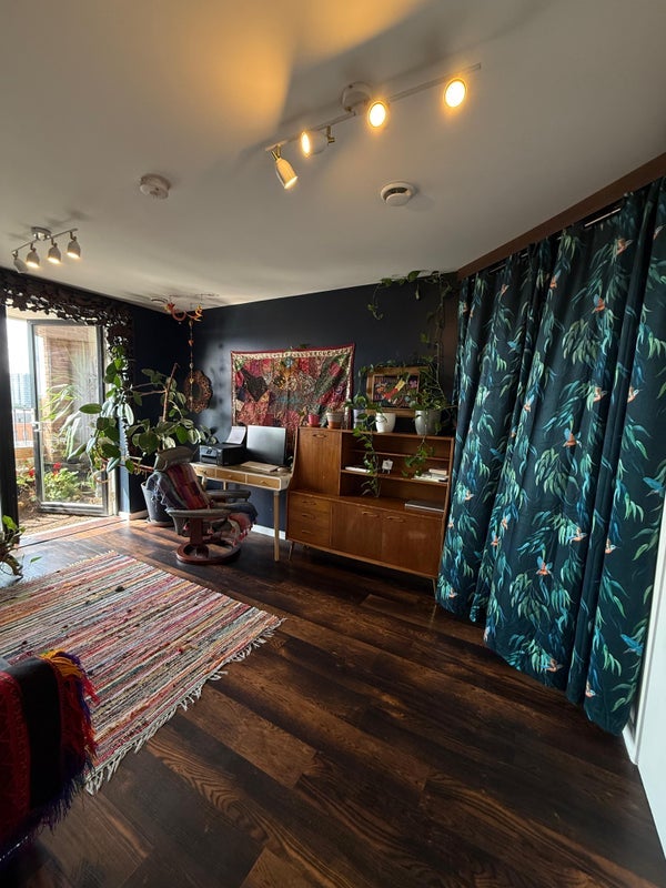 Room Newham Way in Greater London