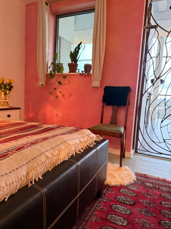 Room Newham Way in Greater London