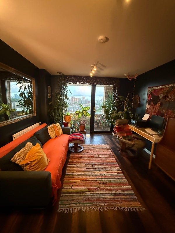 Room Newham Way in Greater London