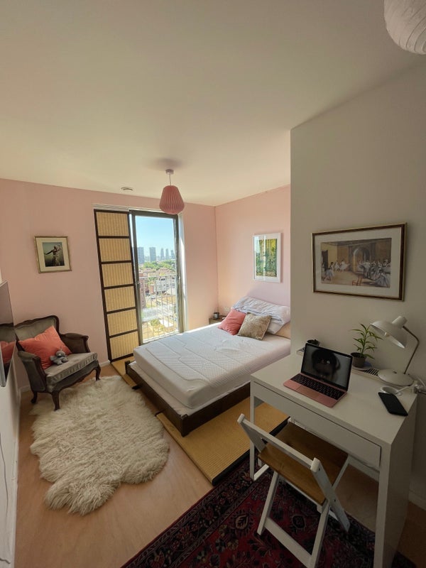 Room Newham Way in Greater London