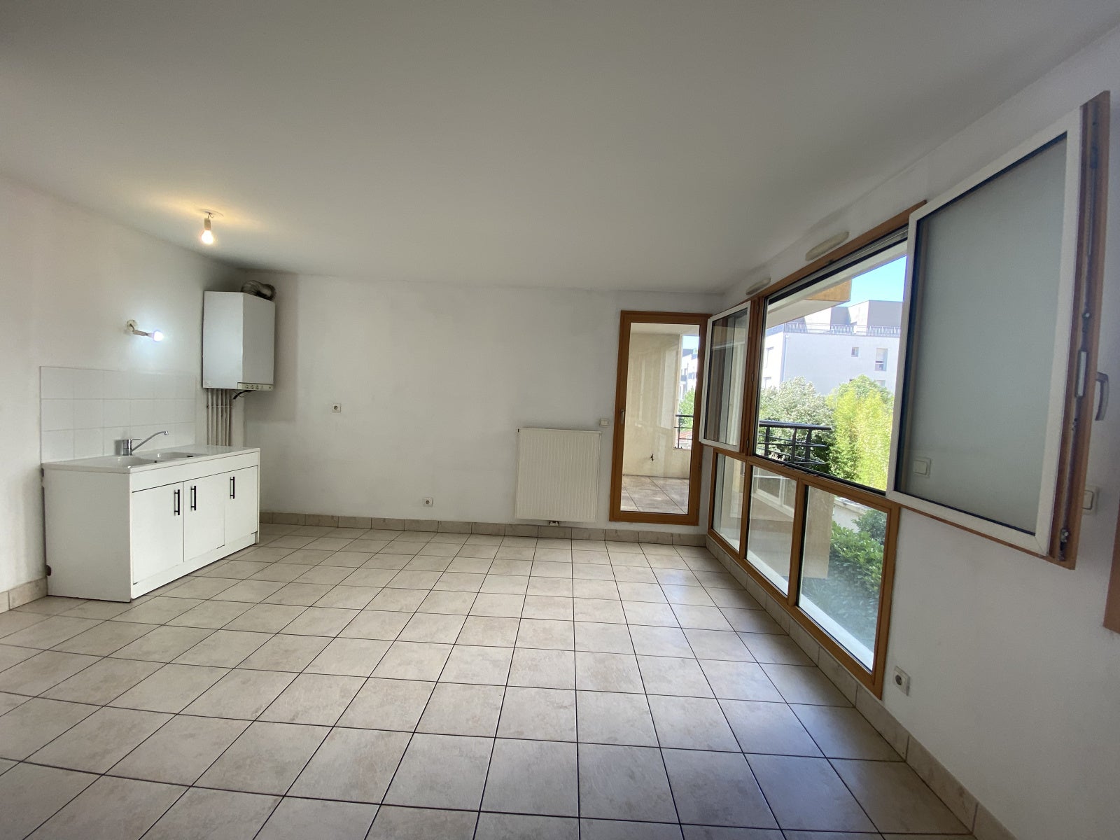 Flat Rue Francis de Pressensé in Villeurbanne