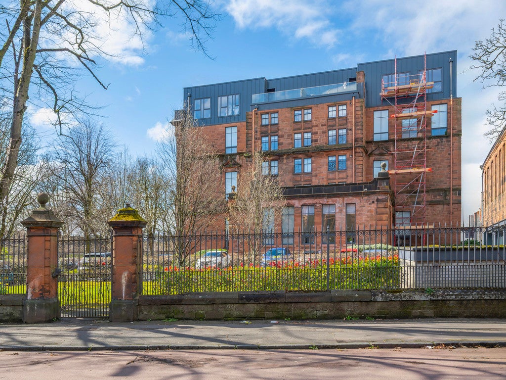 Flat Broomhill Avenue in Glasgow