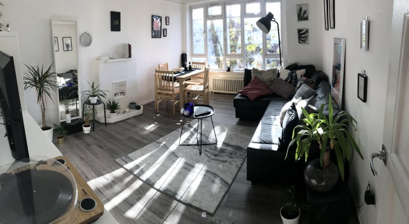 Room Effra Road in Greater London