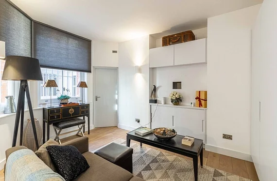 Flat Sloane Gardens in Greater London