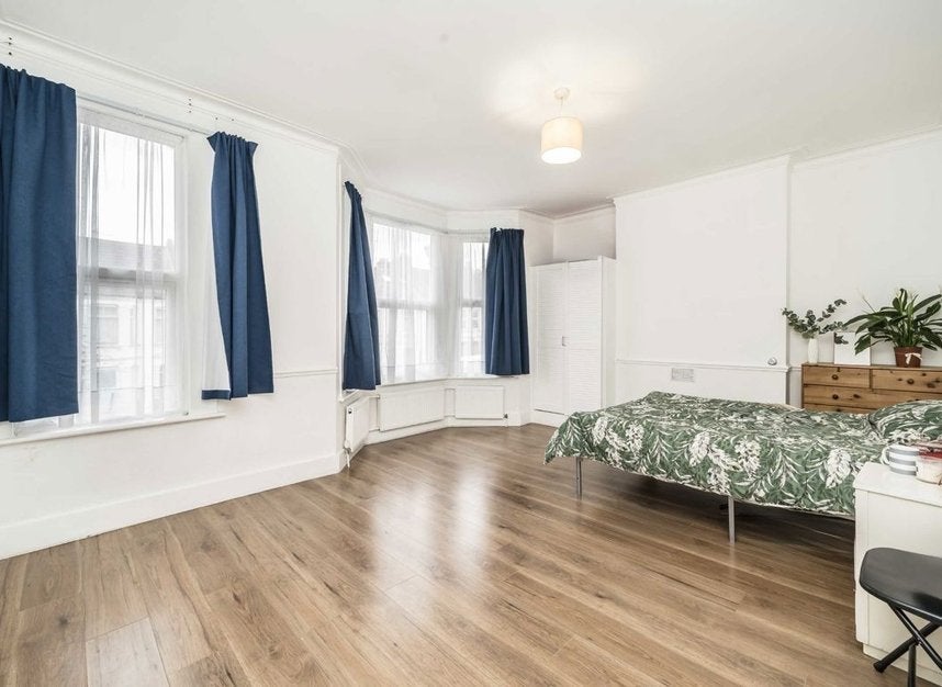 House Saint John's Avenue in Greater London