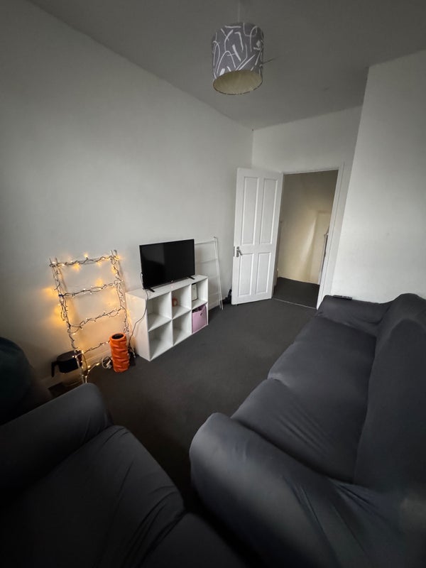 Room Edgeley Lane in Greater London