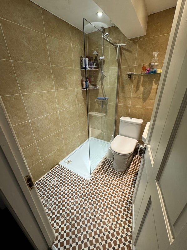 Room Edgeley Lane in Greater London